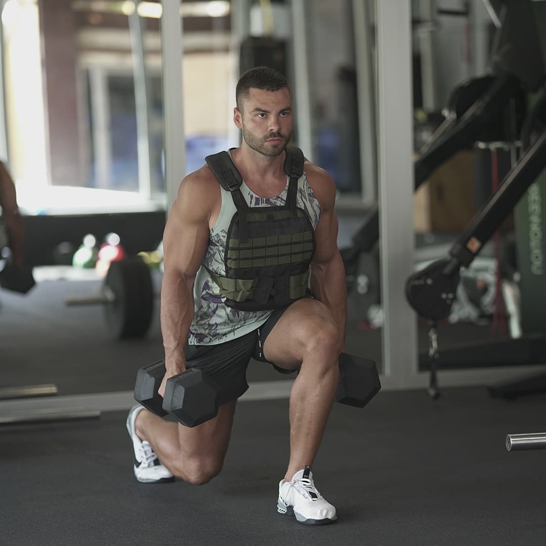 Personal strength training with free weights and compound exercises